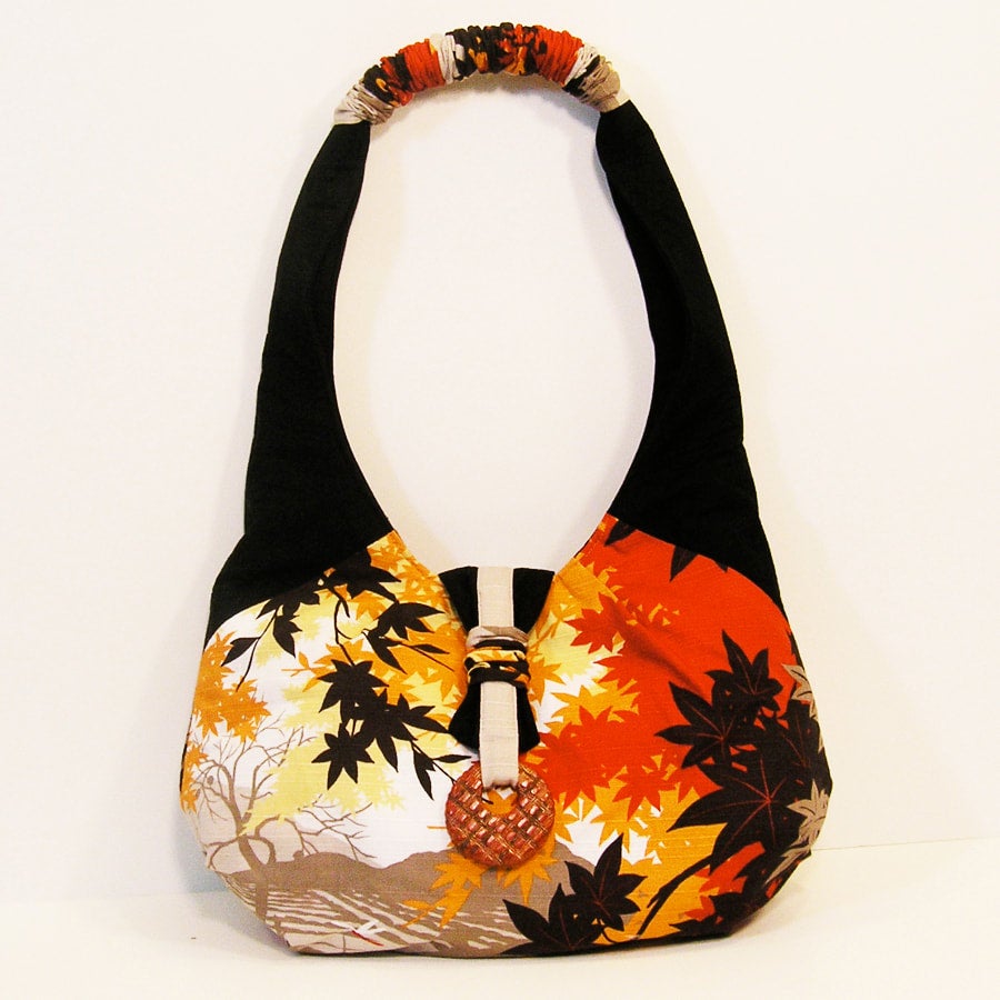 Crescent Handbag H1 | Laura Murray Designs